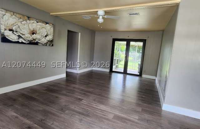 6520 Sandalfoot Blvd Gallery 3