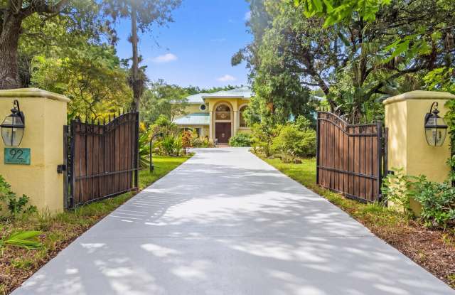 92 SQUIRE Drive Gallery 1