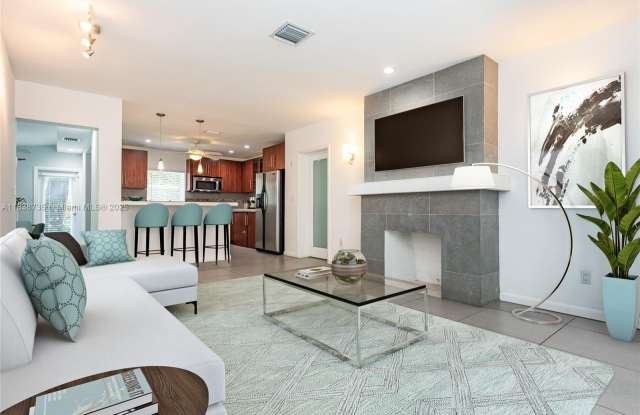 330 NE 86 St photos photos
