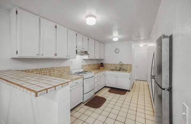 Sunny Carmel Valley Guest House (Lower Level of Main House) - 12 to 18 Month Lease - Available Now photos photos