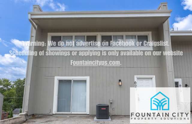 Spacious 4 Bed / 3 Bath Townhome in Liberty – Pet Friendly! photos photos