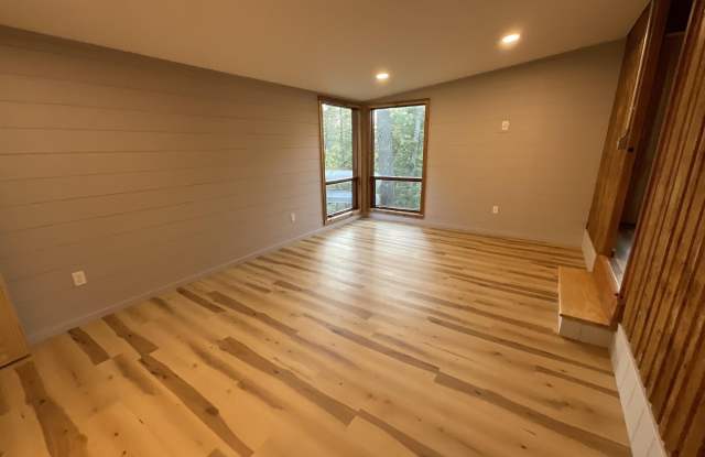 6051 N Manistee River Road Gallery 3