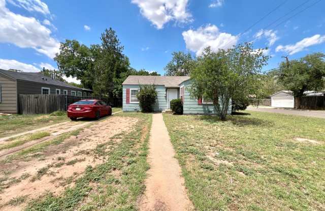 Adorable 2/1 Near Texas Tech! photos photos