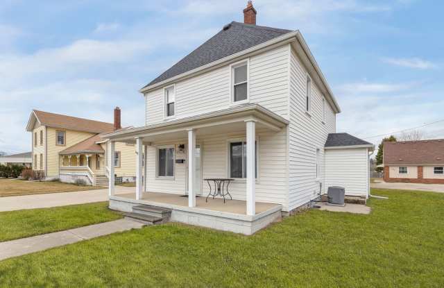OPEN HOUSE SATURDAY 5/10 FROM 3:00 TO 4:00...Must see to appreciate, 1782 Square foot 4 bedroom 2 bath colonial photos photos