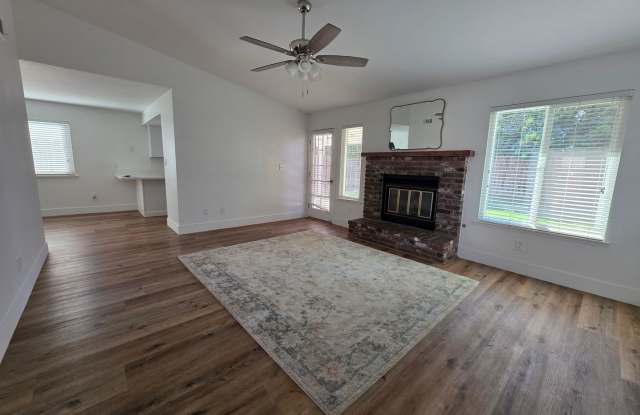Newly remodeled 4 Bedroom 2 Bathroom Home in SW Visalia! Gallery 4