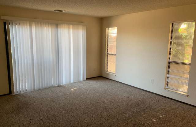 Beautiful home located in the heart of Turlock photos photos
