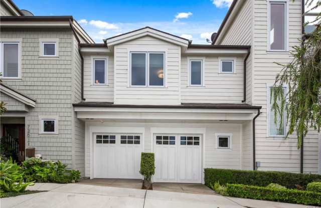 720 Poinsettia Avenue - 720 Poinsettia Avenue, Newport Beach, CA 92625