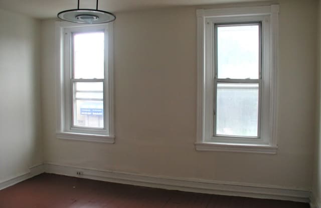 1400 Mount Ephraim Avenue Gallery 2
