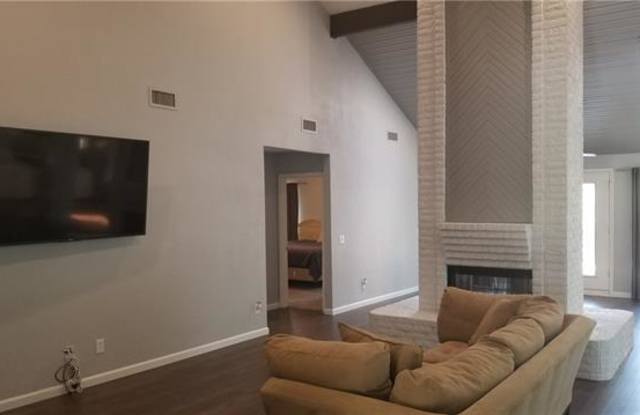 1309 Brookfield Lane Gallery 2