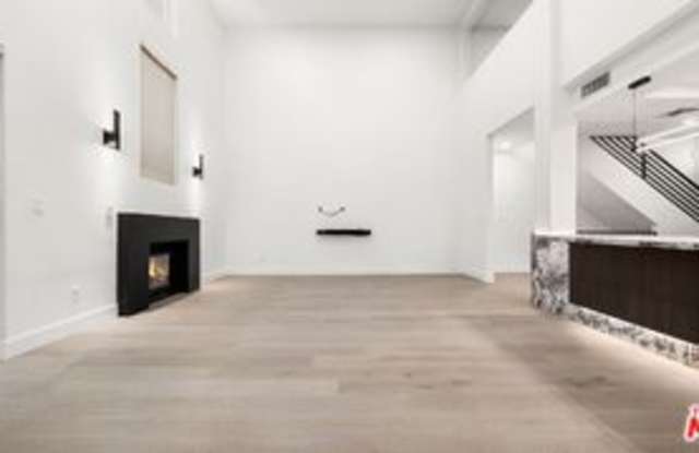 11628 Chenault Street Gallery 4