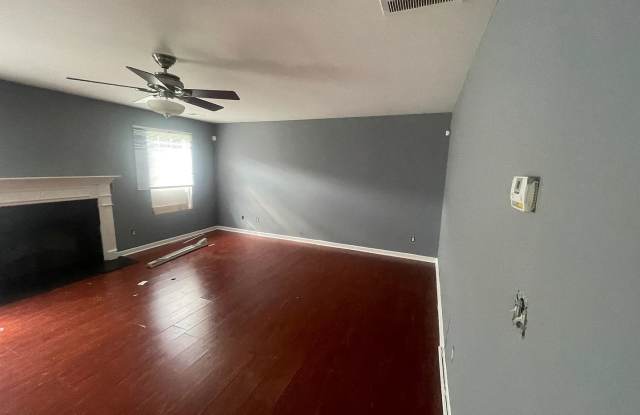 Room in 4 Bedroom Home at Walton View photos photos