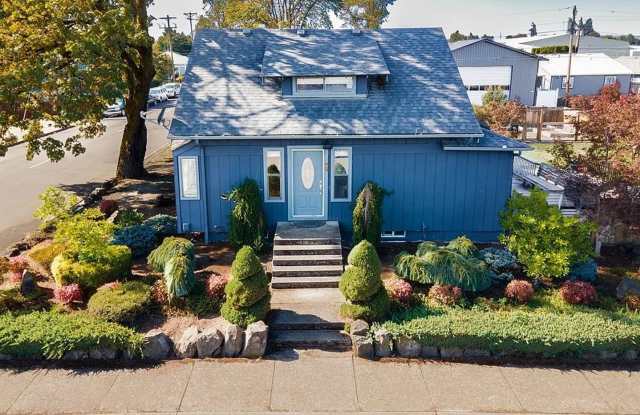 Rare Single Family Home W/ 2 car garage photos photos Rare Single Family Home W/ 2 car garage photos photos