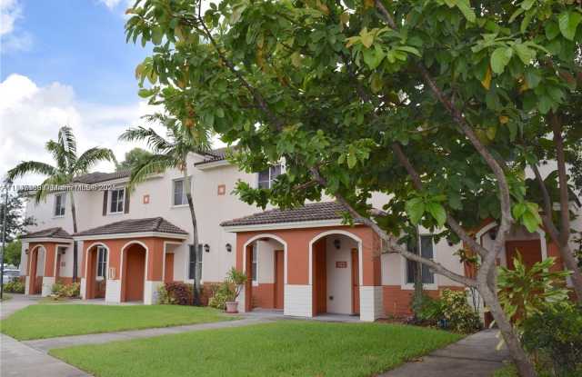 17339 NW 7th Ave photos photos