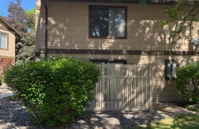 Beautiful 1 bed 1.5 Bath Condo in The Village at Donner Springs photos photos