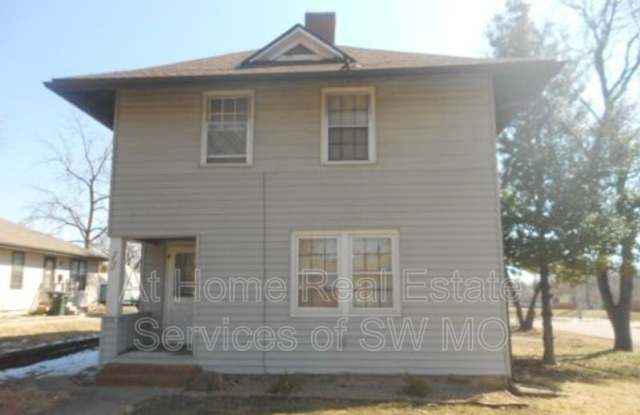 1200 N Summit - 1200 North Summit Avenue, Springfield, MO 65802