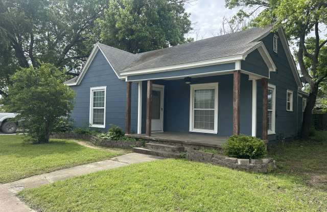712 E Broadway St photos photos