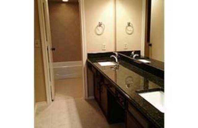 3905 San Mateo Gallery 2
