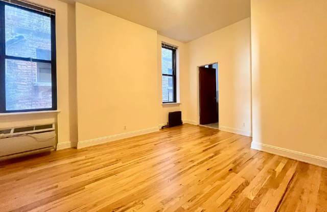 128 E 24th St Gallery 3