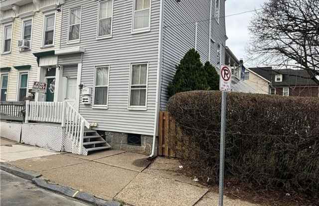 135 S 12th unit: 1 photos photos