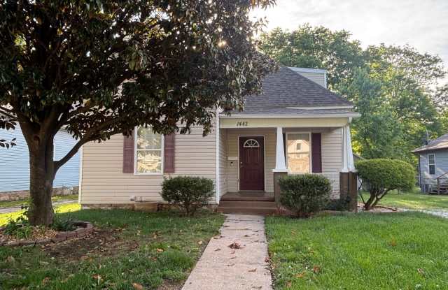 Gorgeous 3 Bed 2 Bath Home Available NOW!!! photos photos