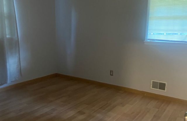 Room in 4 Bedroom Home at Valley Brook Dr photos photos