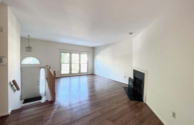 2134 KINGS GARDEN Way Gallery 4