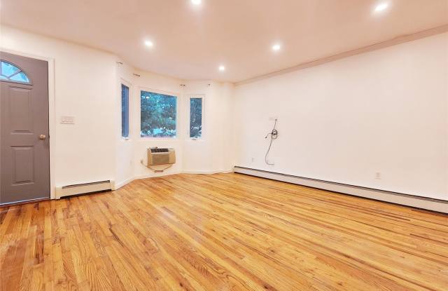 94-08 89 Avenue Gallery 3