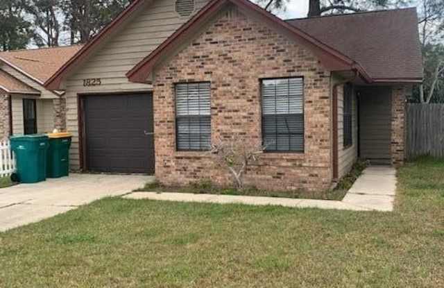 1825 Hunters Path photos photos