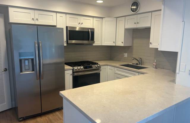 Huge 2 bed 2 bath condo. 2 balconies peek a boo ocean views photos photos