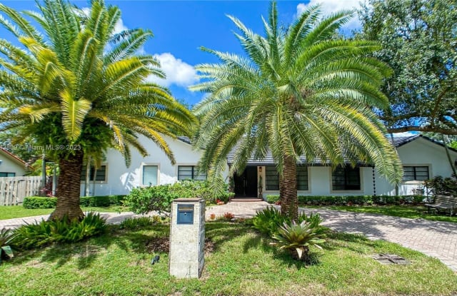 10605 SW 79th Pl - 10605 Southwest 79th Place, Kendall, FL 33156