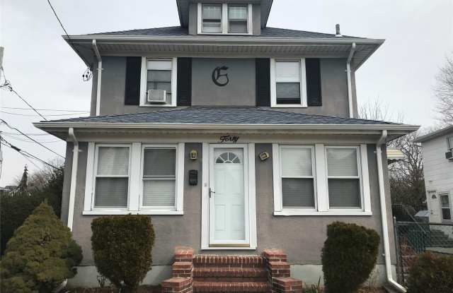 40 Central Avenue - 40 Central Avenue, Westbury, NY 11590