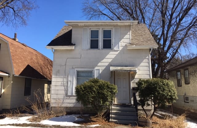 1032 26th Ave SE - 1032 26th Avenue Southeast, Minneapolis, MN 55414