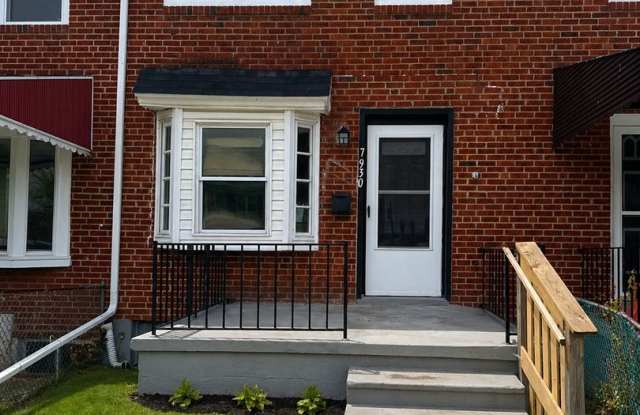 Charming 3-Bedroom Home with Fenced Yard & Private Parking photos photos