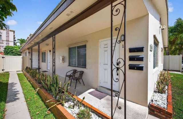 1037 N Victoria Park Road photos photos