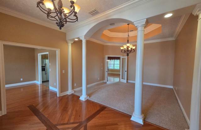 Luxurious 3Bed/3.5Ba Brick Home in an Established Neighborhood! *1/2 Off Security Deposit for Active-Duty Military!!* Gallery 4