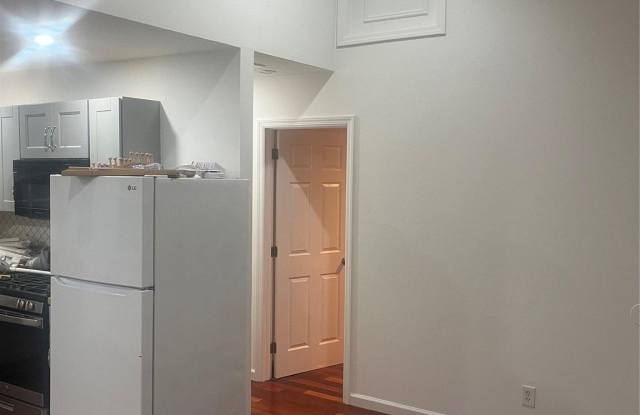 214 Douglas Avenue Gallery 4