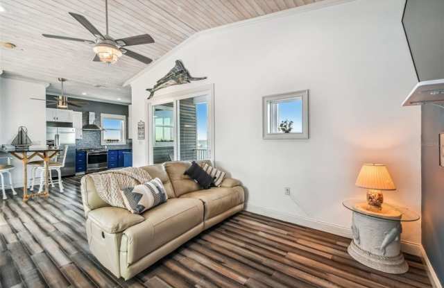 380 BAYSHORE DRIVE Gallery 3
