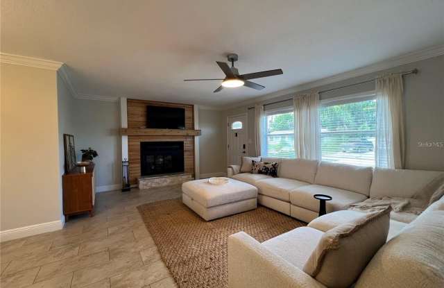 3748 MANATEE Drive SE Gallery 4