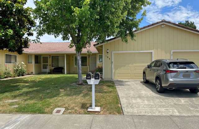 Remodeled Beautiful 2 Bedroom Senior Duplex *Vacavillle photos photos