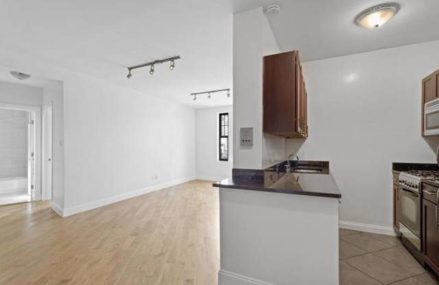 201-205 West 11th St. Gallery 4