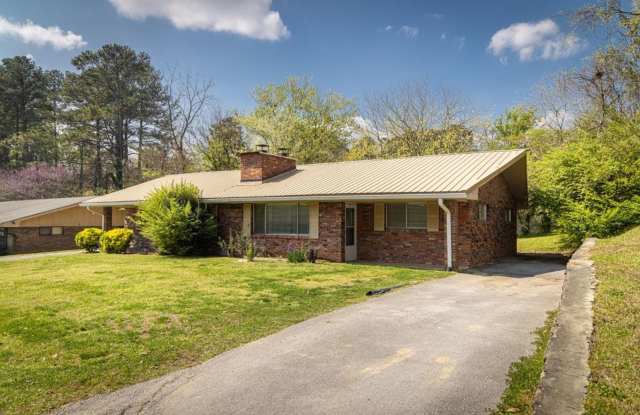 Charming Pet-Friendly 2BR Home with Off-Street Parking in Chattanooga photos photos