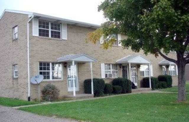 2105 Ashland St - 2105 Ashland Street, Louisville, OH 44641
