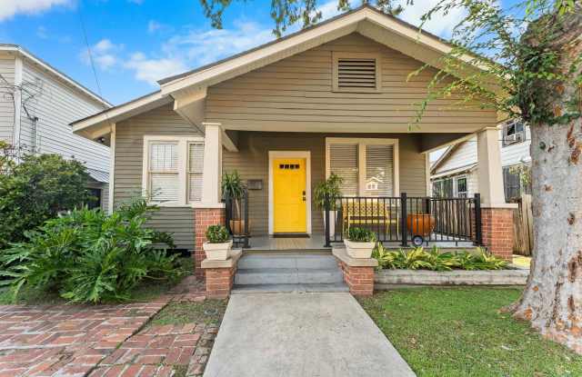 706 Maximillian St photos photos