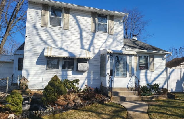412 43rd Street - 412 43rd Street, North Lindenhurst, NY 11757
