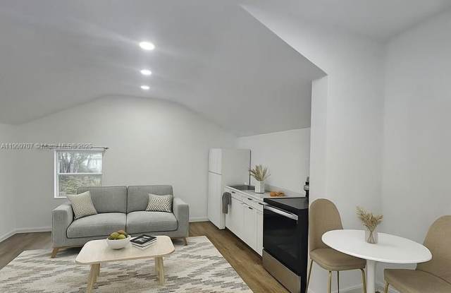 1008 N 18th Ct photos photos 1008 N 18th Ct photos photos