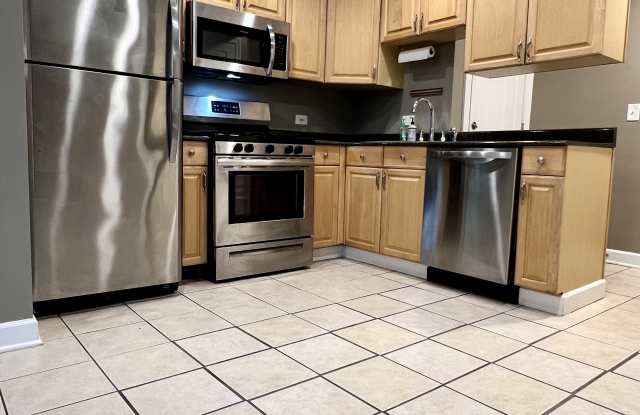 5 Cedar Court - 5 Cedar Court, Vernon Hills, IL 60061