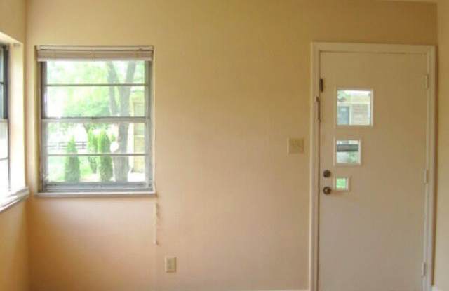 2129 Coburn Boulevard Gallery 3