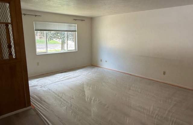 Beautiful apartment with Air conditioner and carport. Gallery 3