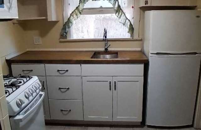 4129 Sunset Drive 1/2 Gallery 2