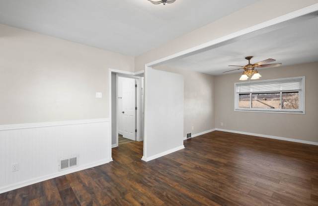 SCORE 50% OFF 1ST MONTH'S RENT IF SIGNED BY SEPTEMBER 25! Beautiful 2 bedroom home in Port Vue available now! Gallery 4